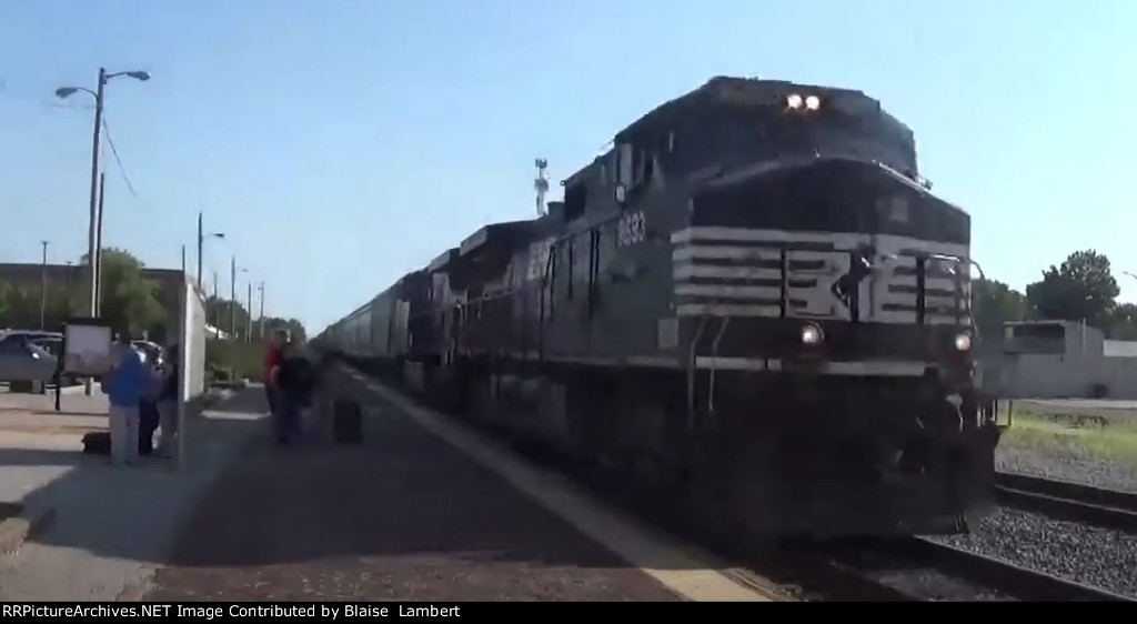 CN grain train